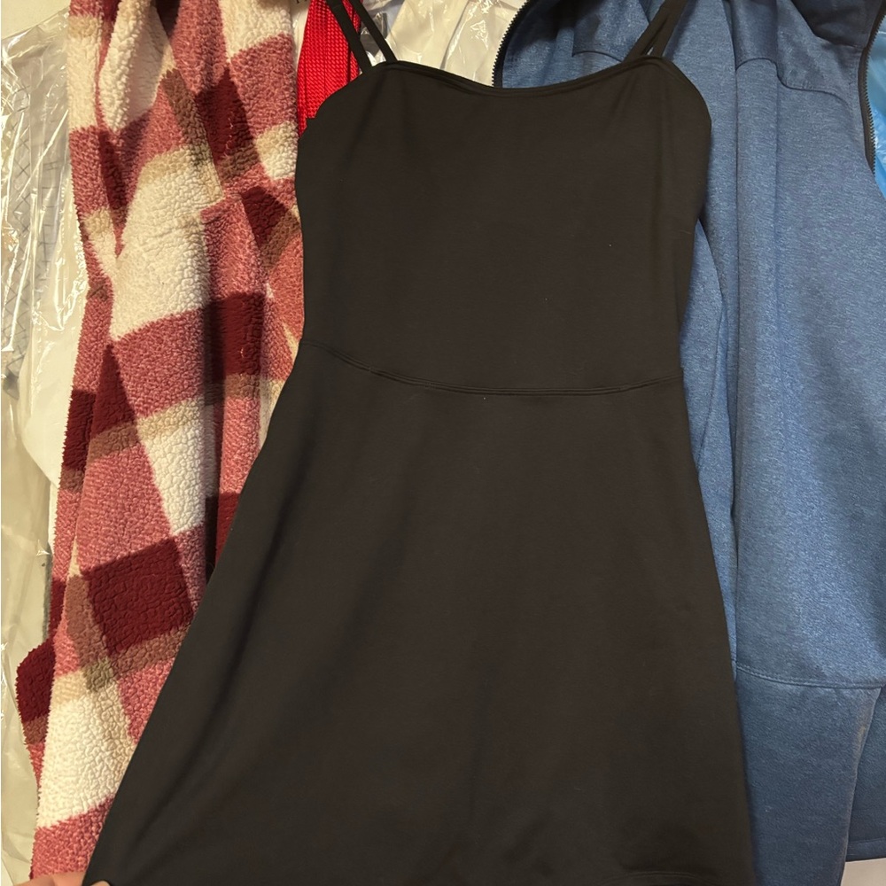 ALO Yoga Black Strappy Tank Top